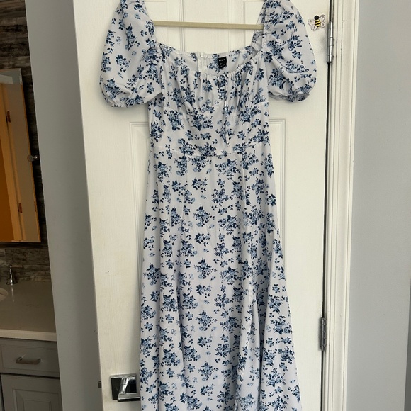 SHEIN Dresses & Skirts - Floral white and blue